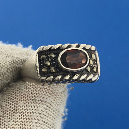 Designer NF 925 Sterling Silver Oval Garnet Marcasite January Birthstone Ring