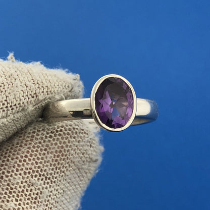 Designer Doug Paulus Sterling Silver 925 Oval Amethyst February Birthstone Ring
