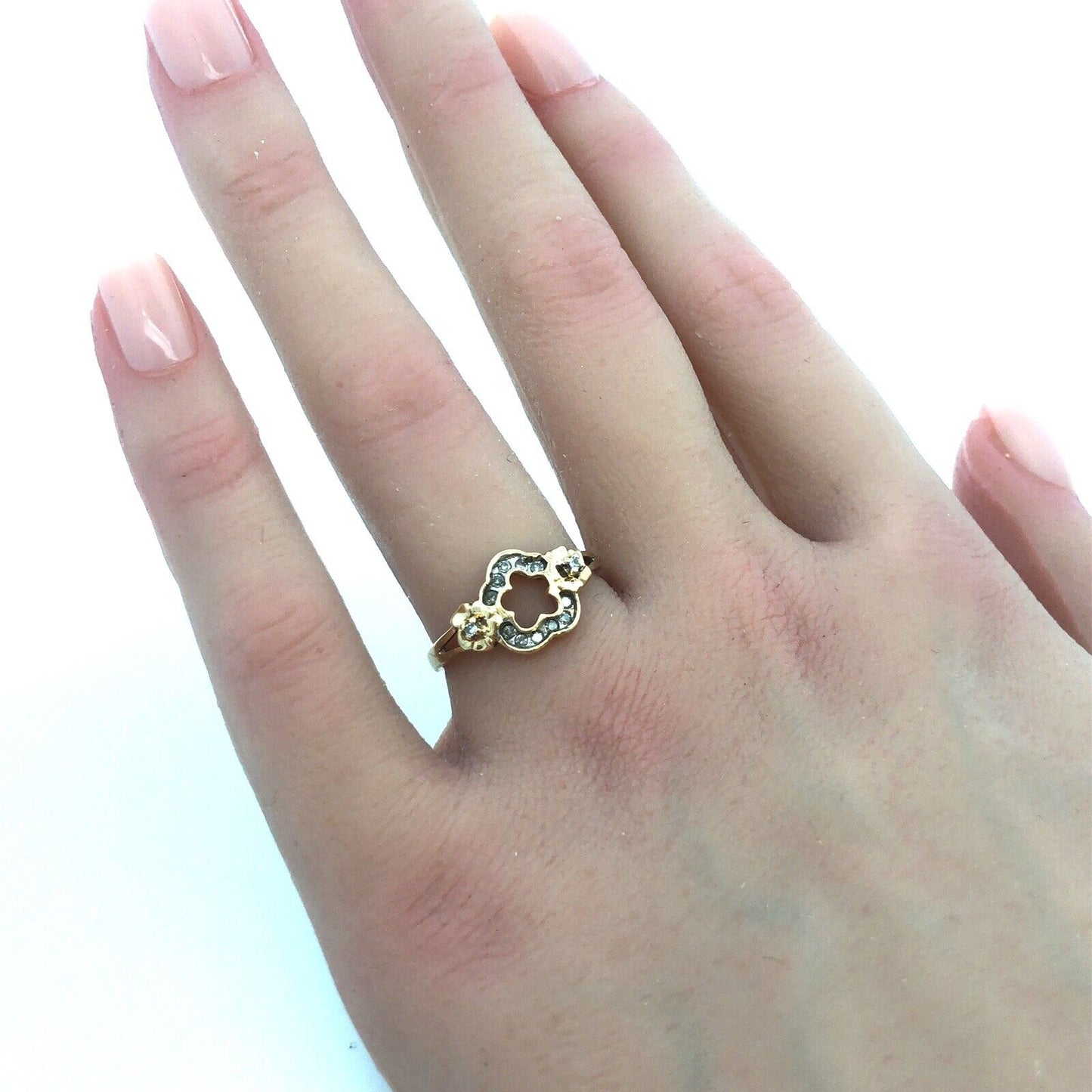 Estate Designer 10K Yellow Gold Diamond Floral Flower Sweetheart Sweet 16 Ring