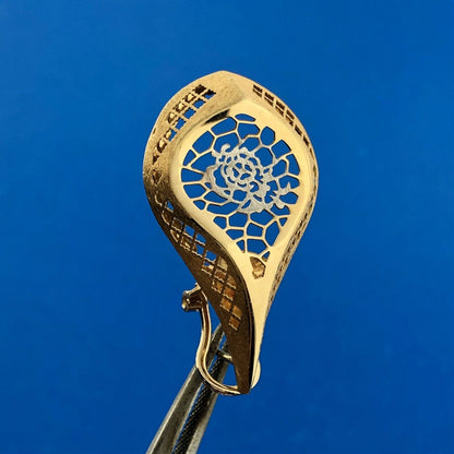 Gorgeous Italian 18k Yellow Gold Openwork Floral Concave Omega Back Earrings