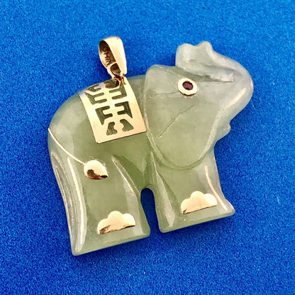 Vintage 14K Yellow Gold Carved Jade Jadeite Ruby Eye Elephant Good Luck Pendant