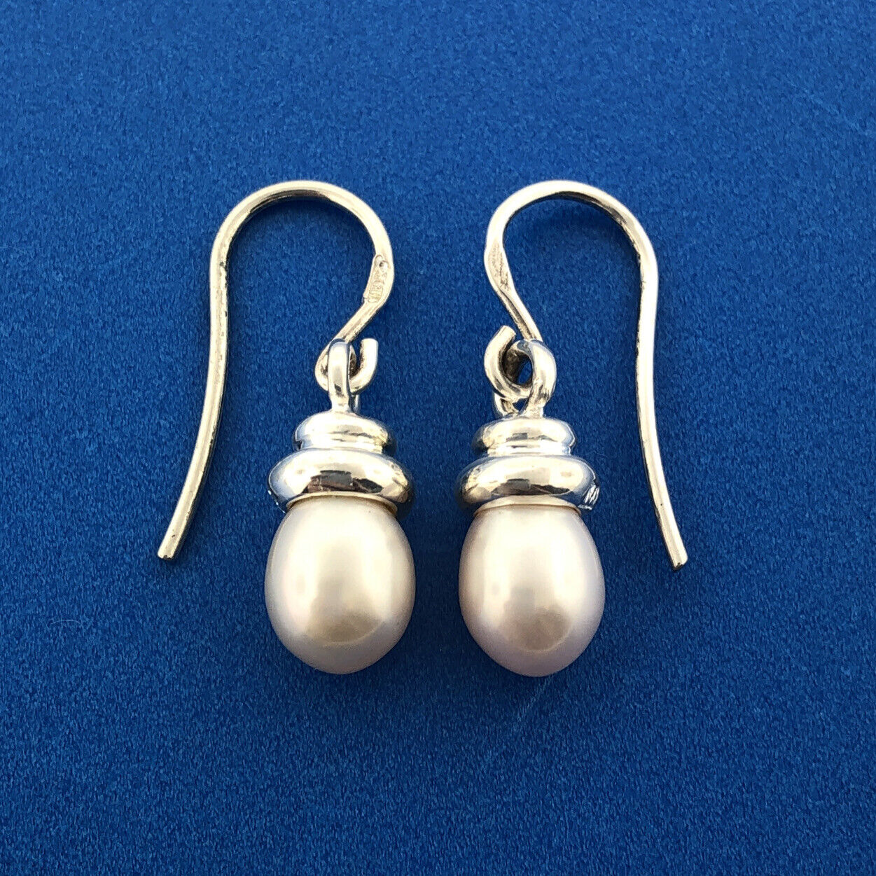 Stunning Sterling Silver 925 Elongated White Pearl Bulb Dangle Hook Earrings