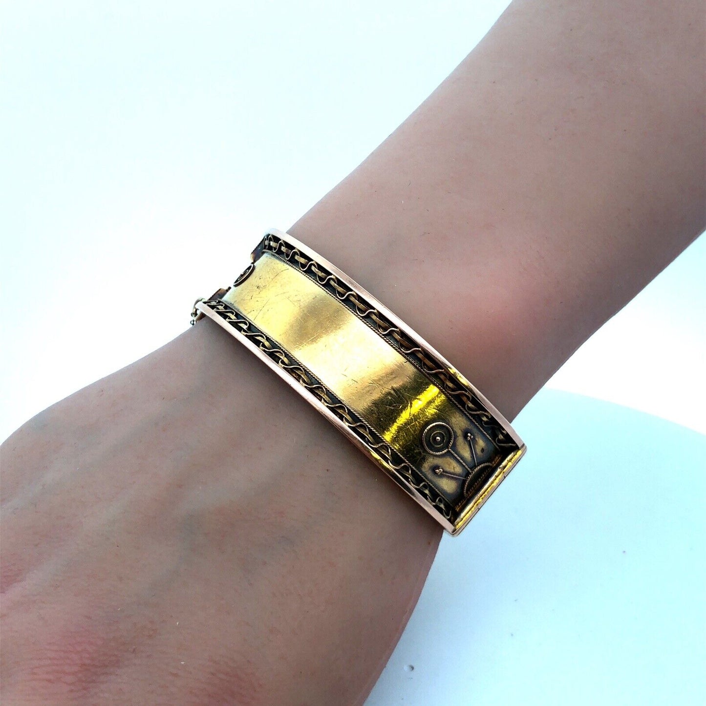 Victorian 14K Yellow Gold Artistic Hinged Cuff Bracelet