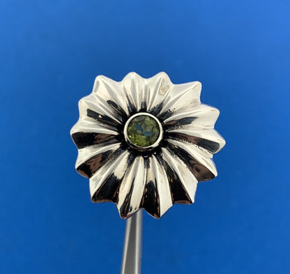 Mignon Faget Sterling Silver Peridot Portafiori Flower August Anniversary Ring
