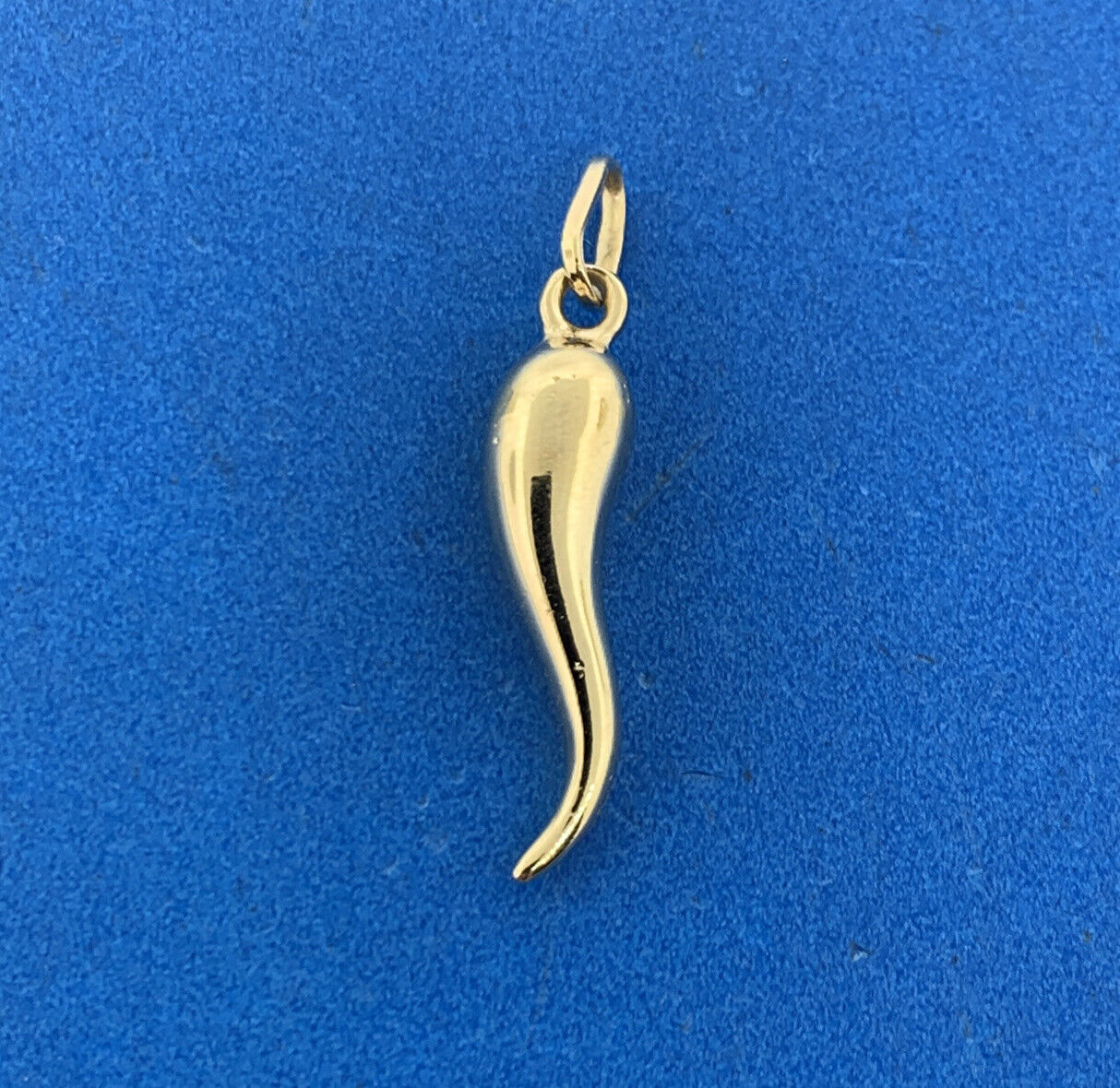 14K Yellow Gold Italian Horn Good Luck Symbol Charm Pendant