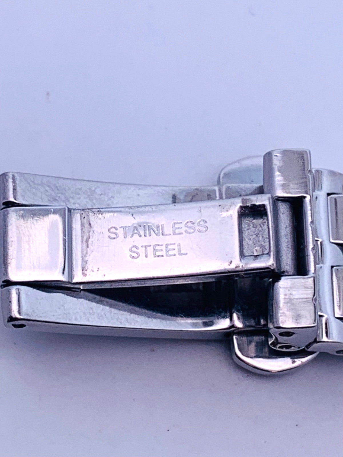 Vintage Cyma Le Locle Stainless Steel Mother Of Pearl Dial Diamond Accent Watch