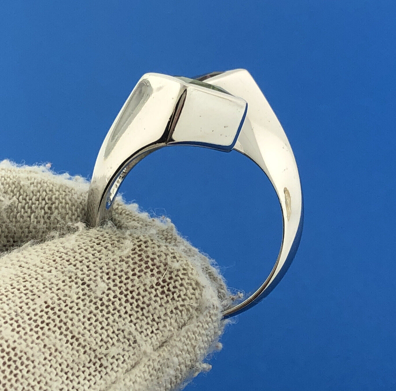 Stunning 925 Sterling Silver Chartreuse Amethyst Cubic Zirconia Modenist Ring