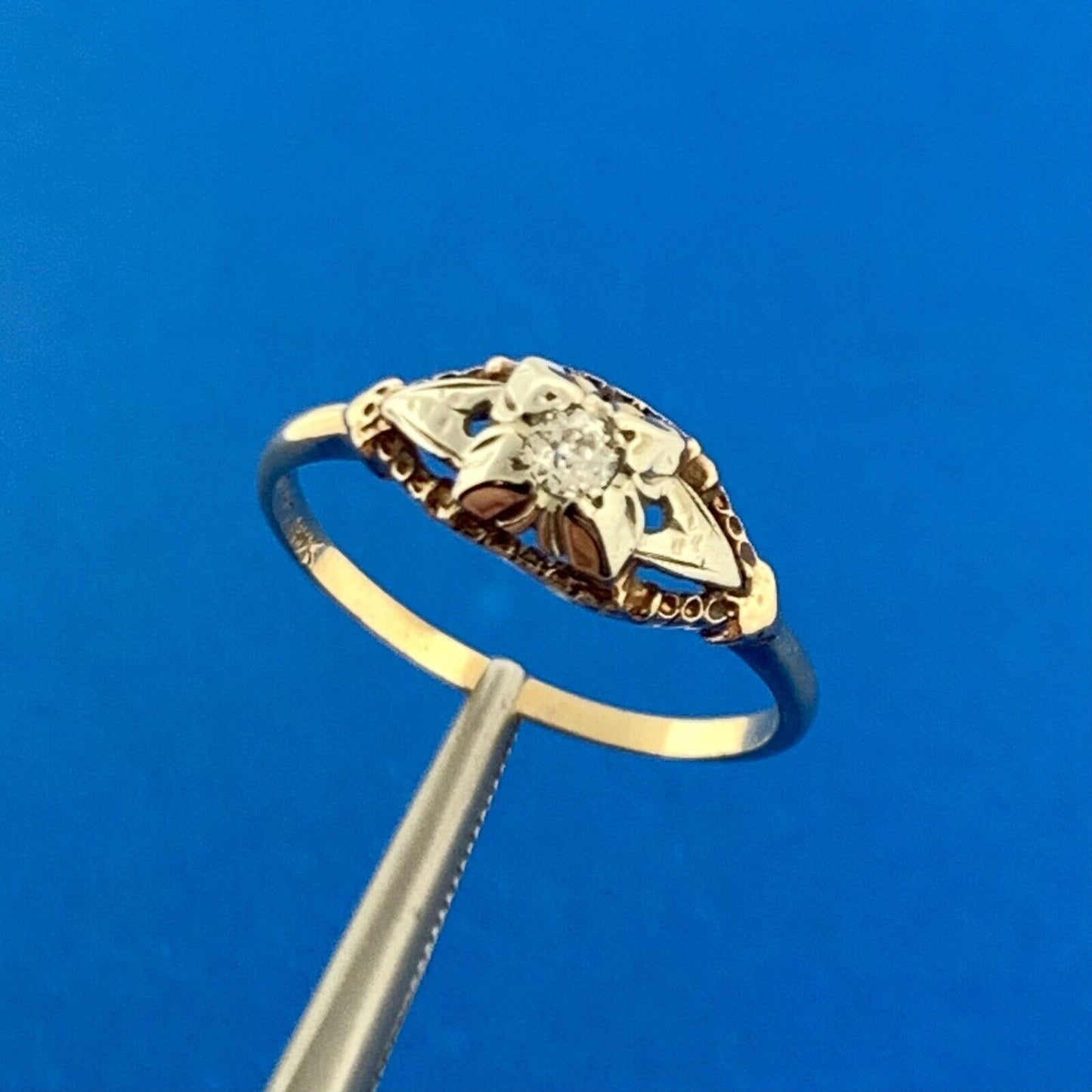 Designer Garland 14k Yellow Gold Round Cut Diamond Regal Setting Ring Size 6