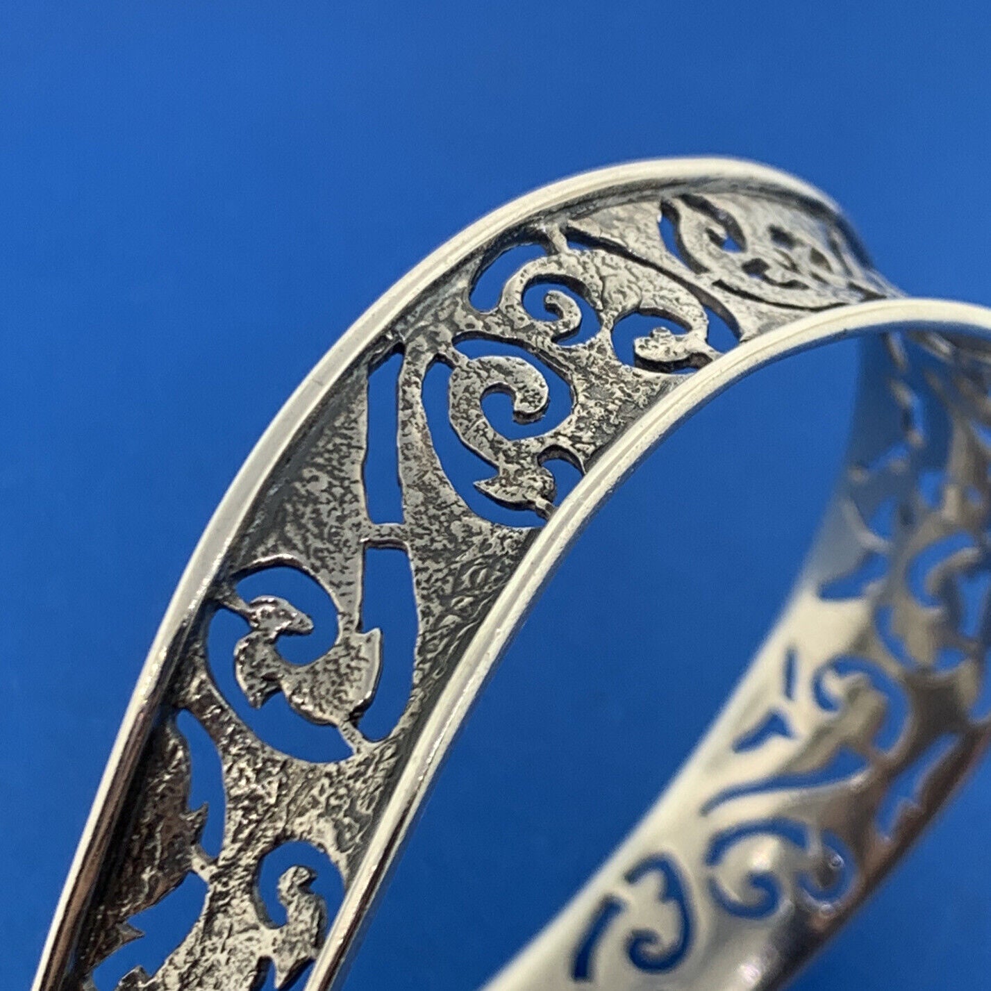 Silpada India Sterling Silver 925 Frosted Cutout Wave Bangle Cuff Bracelet