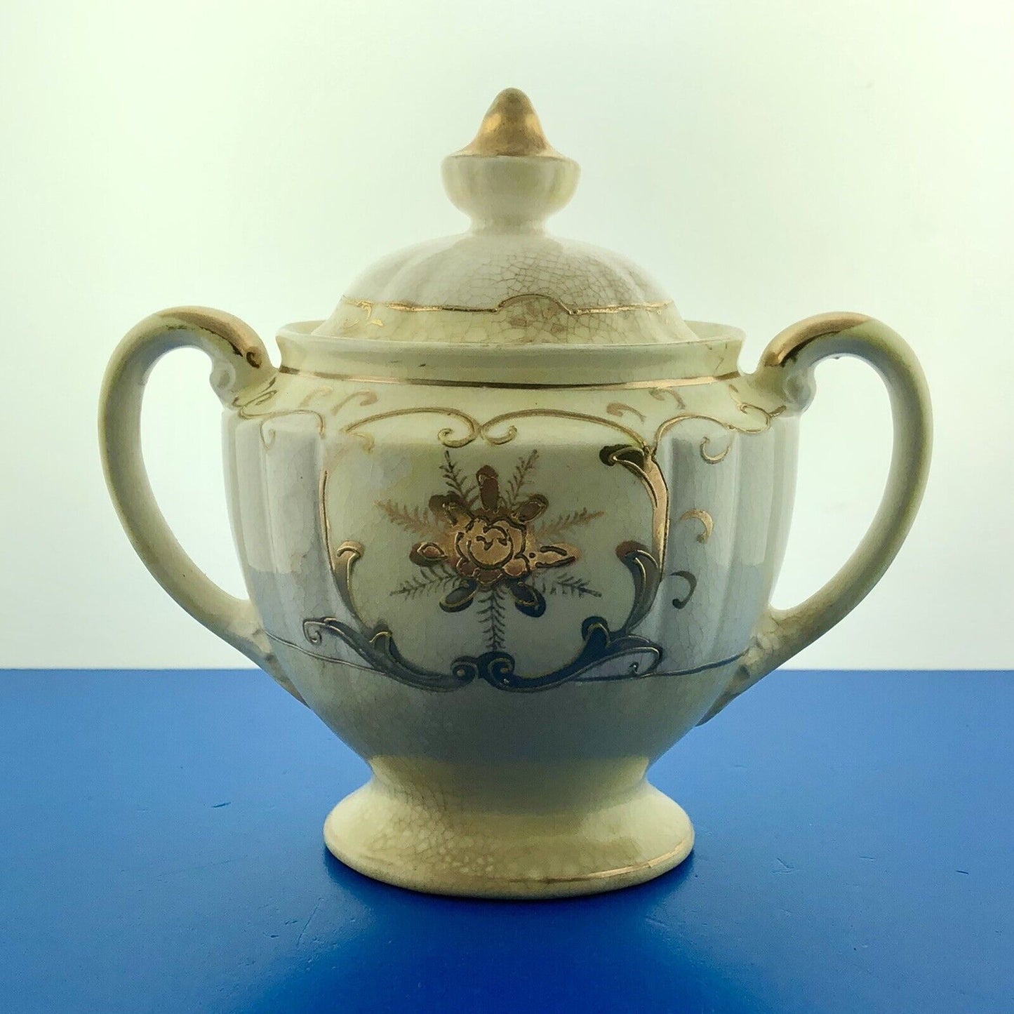 Mid Century Hinode Japan China Gilt Floral Scroll Pattern Handled Sugar w/Lid