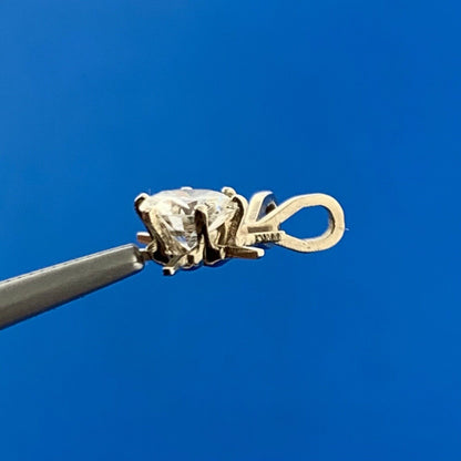 Gorgeous 10k White Gold Round Cut Solitaire Diamond Radiant Star Pendant