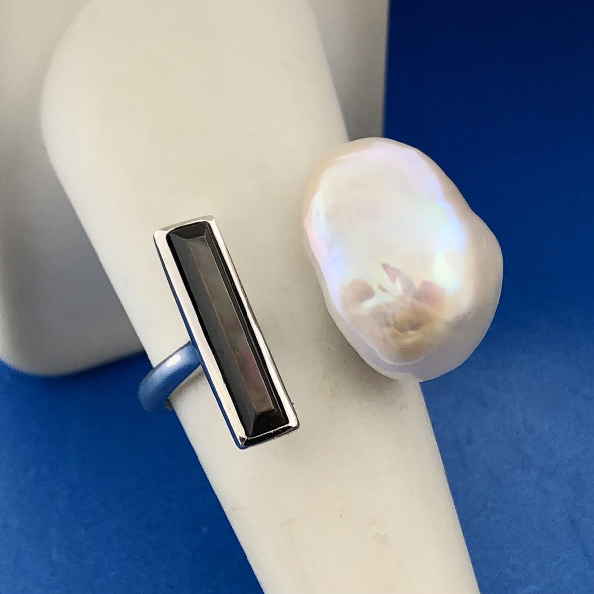Retro Modernist 925 Sterling Silver Freshwater Pearl Hematite Adjustable Ring