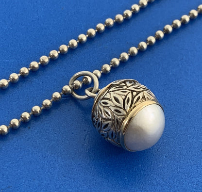 Designer 925 Sterling Silver 14K Gold Pearl Leaf Motif Pendant Necklace