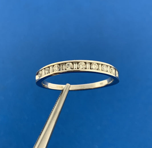 Gorgeous 14k White Gold Round Baguette Cut Diamond Wedding Anniversary Band Ring