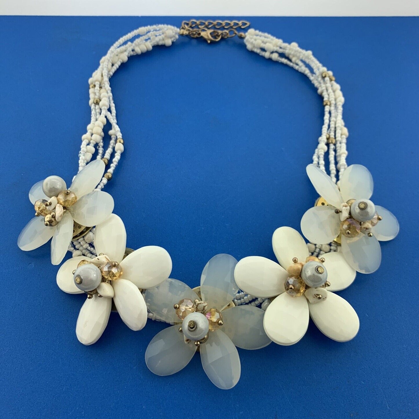 Artisan Gold Tone Agate Lucite Bakelite Beaded Floral Cluster Choker Necklace
