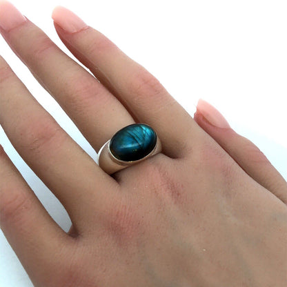 Modernist 925 Sterling Silver Oval Cabochon Labradorite Bezel Solitaire Ring