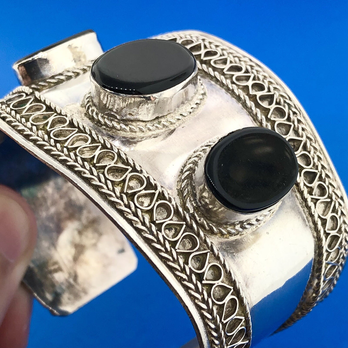 Estate 925 Sterling Silver Black Onyx Cabochon Wheat Scroll Wide Cuff Bracelet