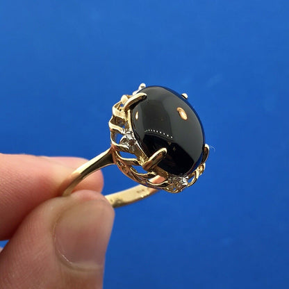 Vintage 10K Yellow Gold Black Onyx Cabochon Diamond Accent Cocktail Ring