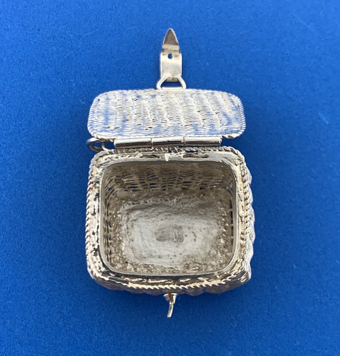 Designer Reo Sterling Silver 925 Opening Picnic Basket Locket Style Pendant