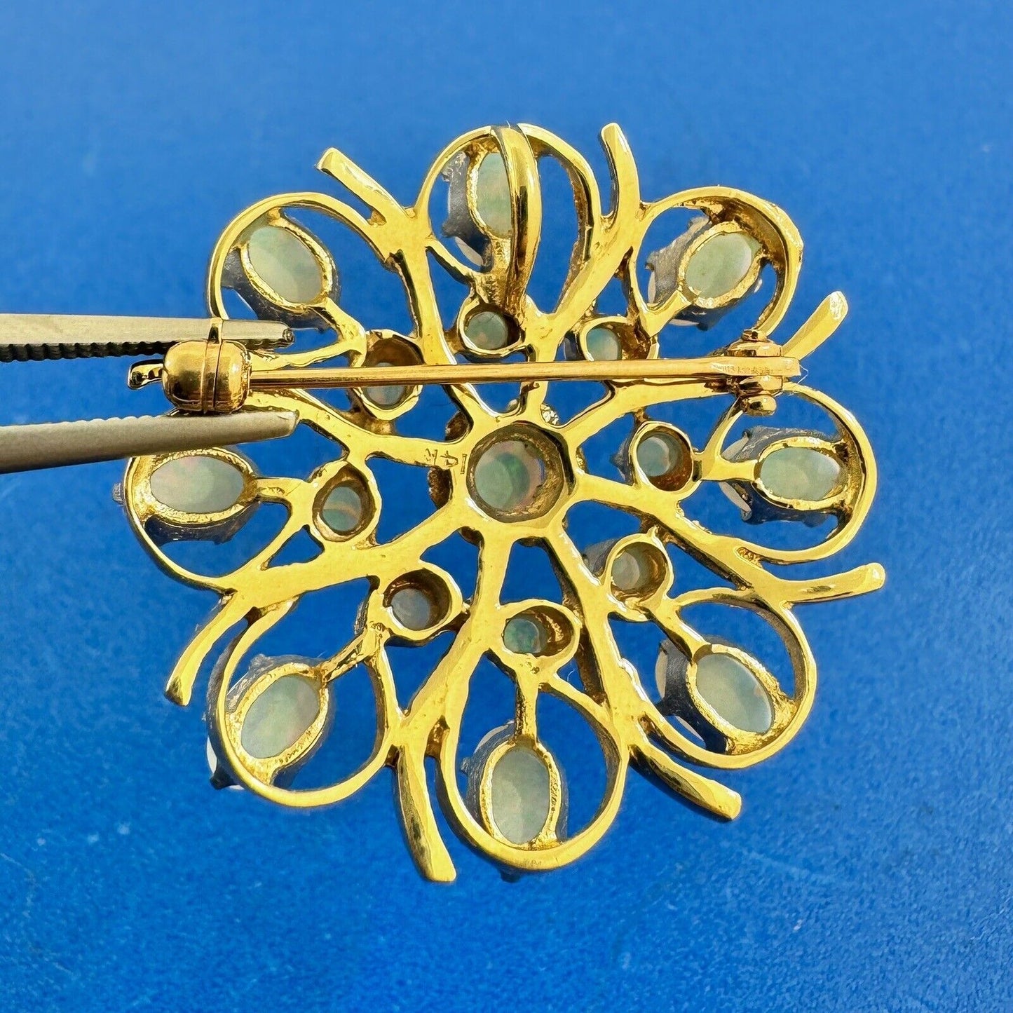 Beautiful 14K Yellow Gold Opal Round Flower Snowflake Pendant Brooch