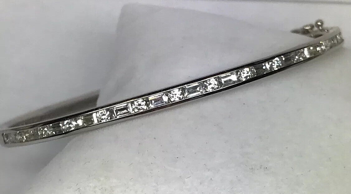 Designer SW Stunning Sterling Silver 925 Cubic Zirconia Hinged Bangle Bracelet