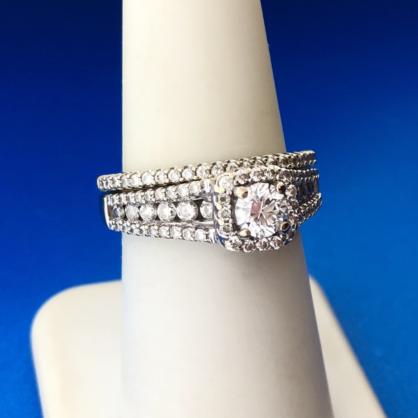 14K White Gold Round Solitaire Diamond Halo Band Accented Bridal Two Ring Set