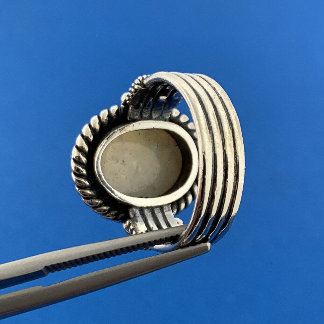 925 Sterling Silver Oval Opal Cabochon Solitaire Beaded Rope Design Ring