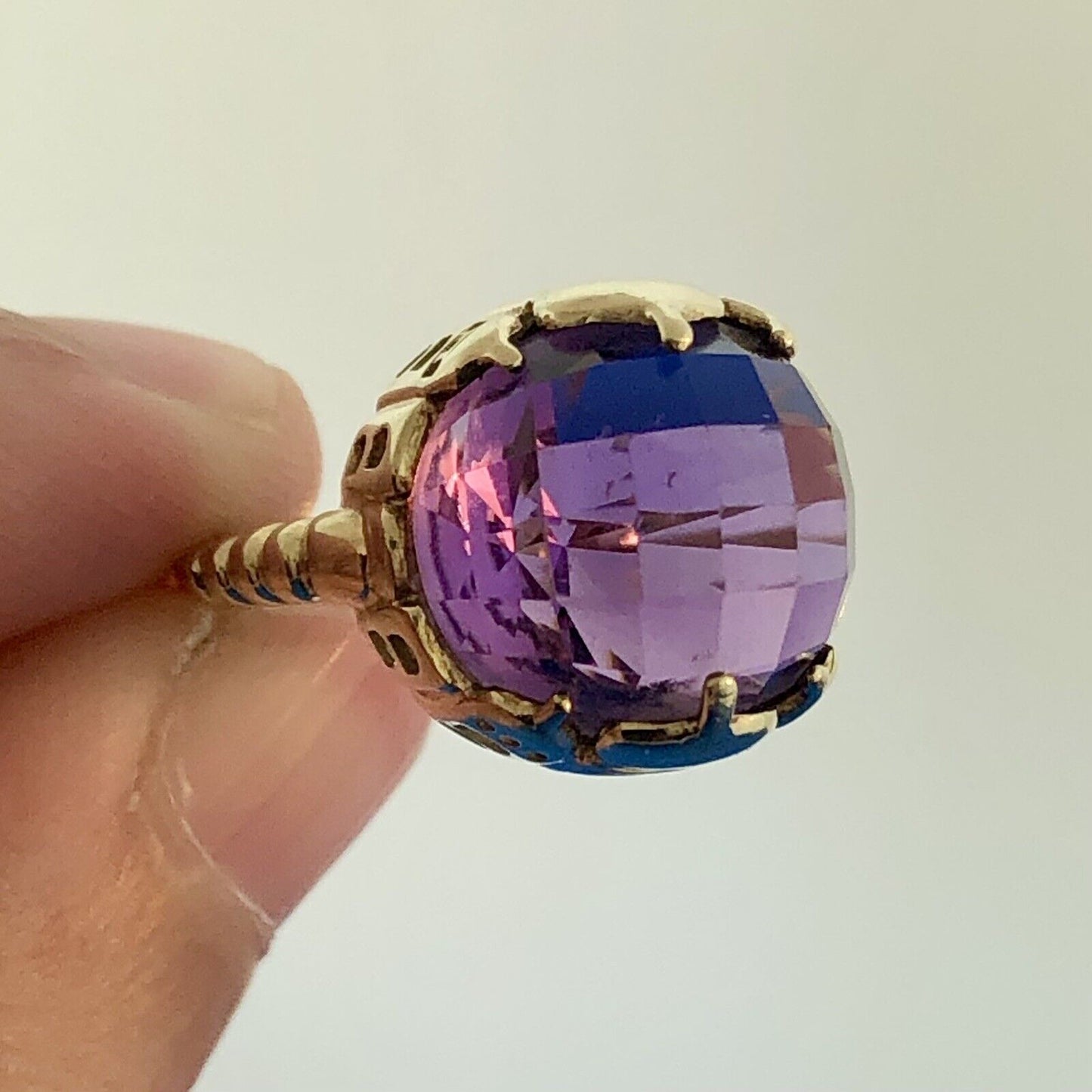Retro 10K Yellow Gold Amethyst Spheroid Siam Temple Mounting Statement Ring