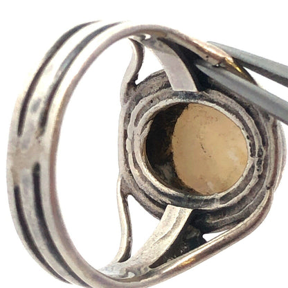 Vintage 925 Sterling Silver Oval Mother of Pearl Bezel Statement Ring