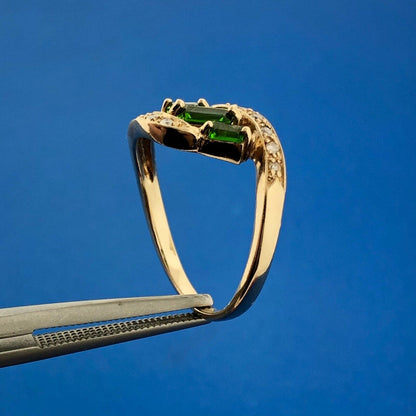 10k Yellow Gold Emerald Cut Green Tourmaline Diamond Accent Bypass Ring Size 6.5