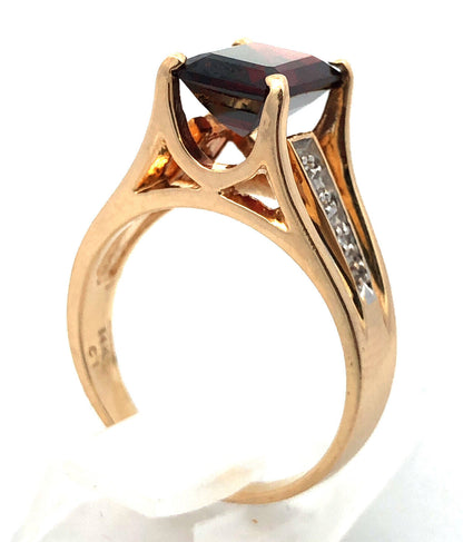 Designer 14K Yellow Gold Emerald Cut Garnet Round Diamond Accent Cocktail Ring