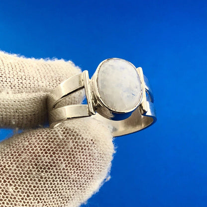 Retro 925 Sterling Silver Oval Moonstone Cabochon Modernist Ring
