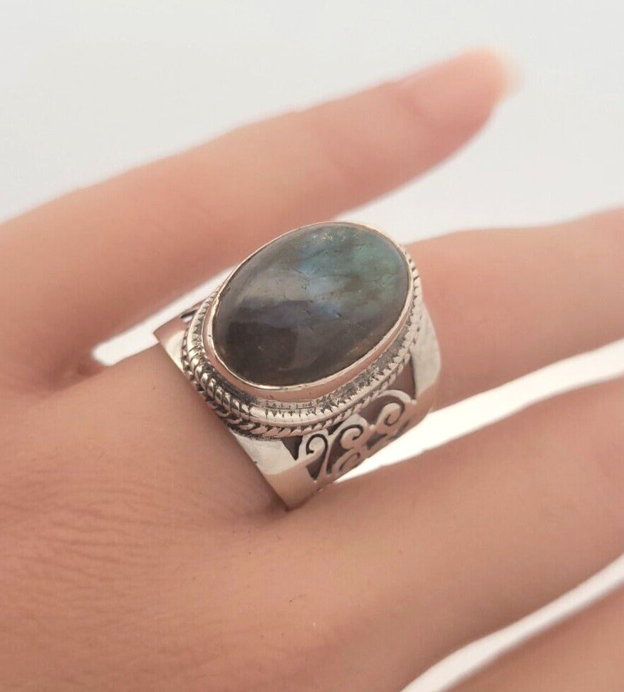 925 Sterling Silver Oval Labradorite Cabochon Statement Open Scroll Ring