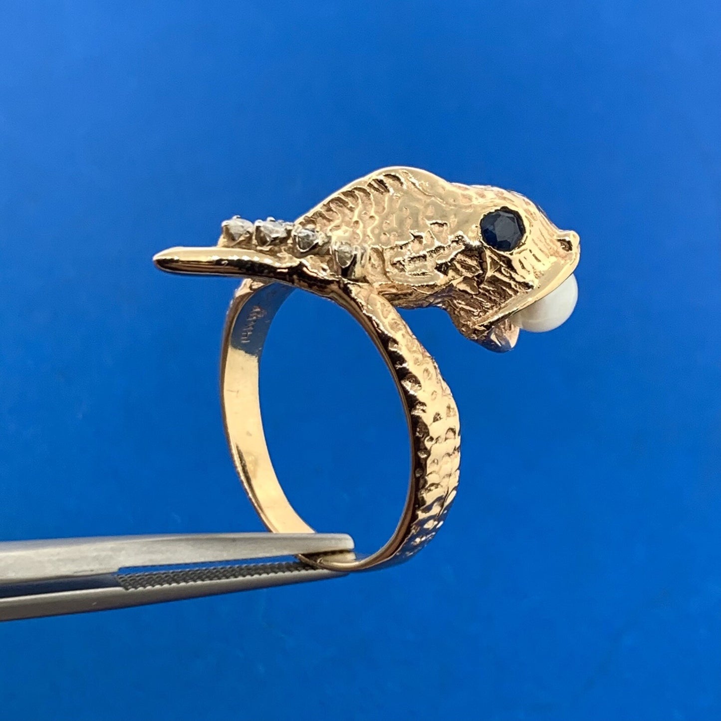 Vintage 14K Yellow Gold Diamond Pearl Blue Sapphire Fish Bypass Ring