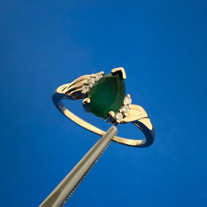 Vintage 14K Yellow Gold Pear Emerald Diamond Accented May Anniversary Ring