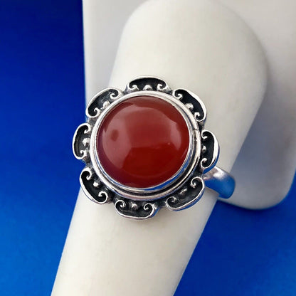 Retro 925 Sterling Silver Carnelian Cabochon Gemstone Flower Shaped Ring