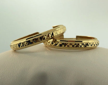 Elegant Designer 14K Yellow Gold Diamond Cut Textured Hoop Earrings