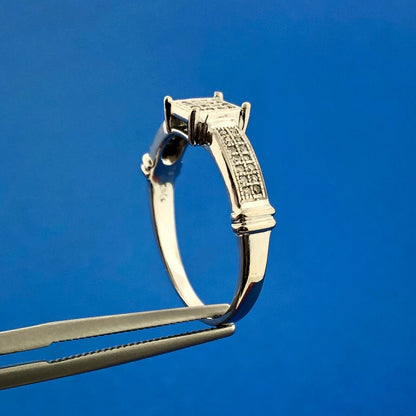 Gorgeous 10k White Gold Round Melee Diamond Square Women's Ring Size 7