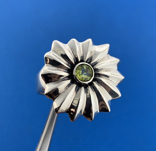 Mignon Faget Sterling Silver Peridot Portafiori Flower August Anniversary Ring