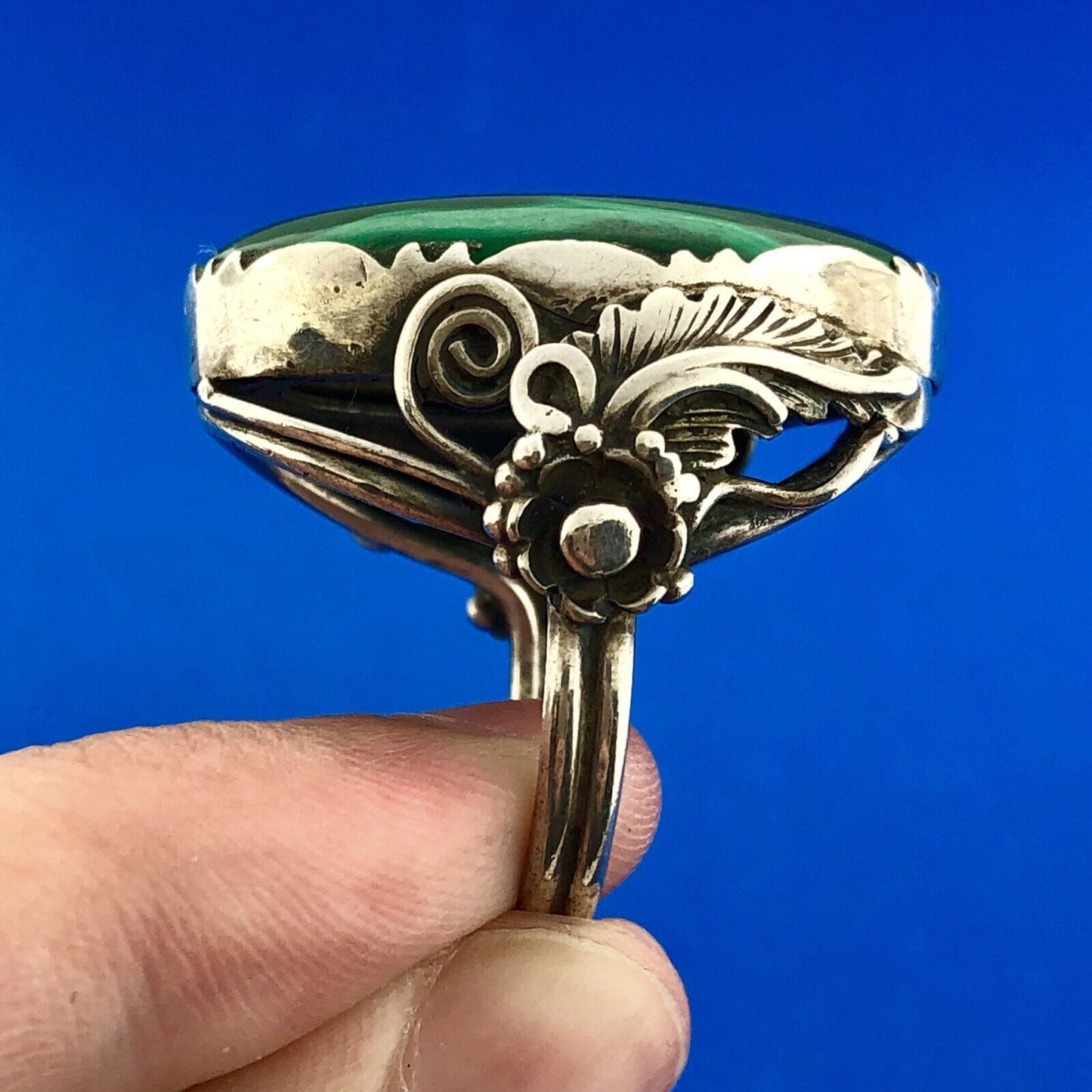 Vintage Native American Artisan 925 Sterling Silver Malachite Statement Ring
