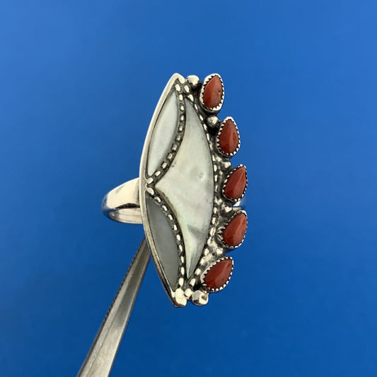 Stunning Sterling Silver 925 Mother of Pearl Coral Accent Finger Ring Size 7.25