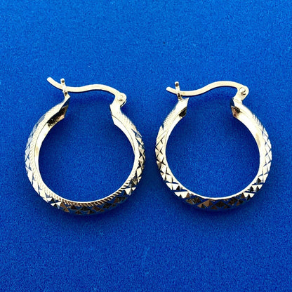 Stunning Sterling Silver 925 Textured Faceted Snap Closure Hoop Earrings