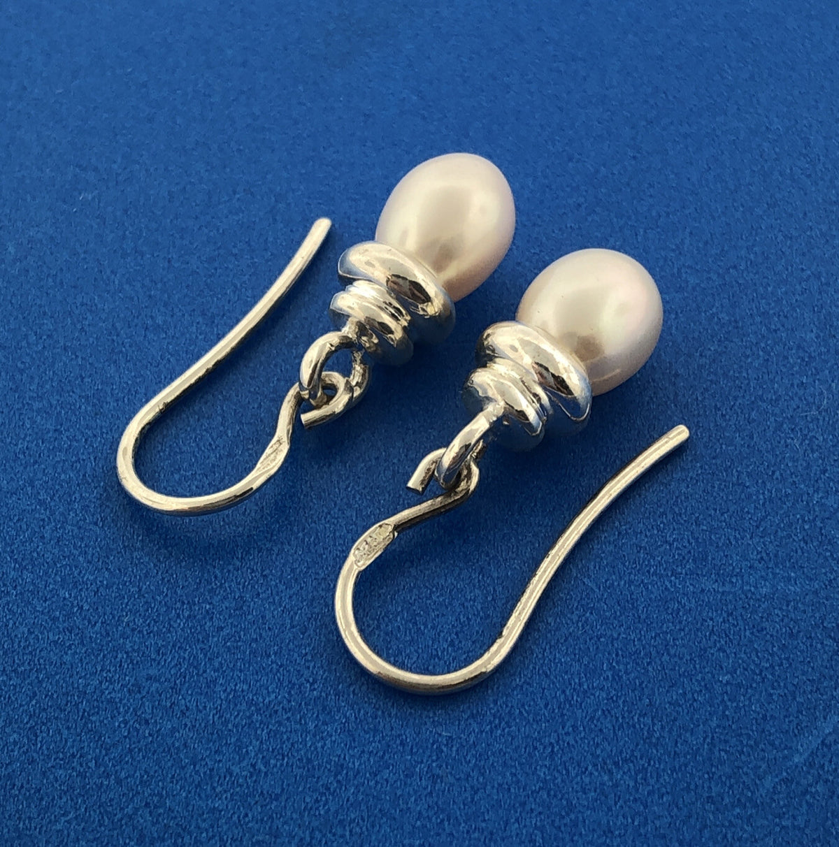 Stunning Sterling Silver 925 Elongated White Pearl Bulb Dangle Hook Earrings