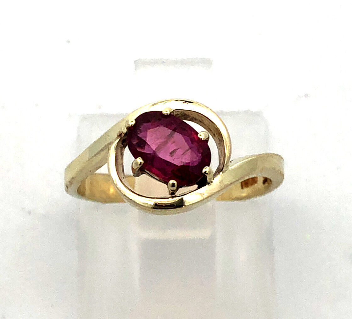 Designer 14K Yellow Gold Oval Ruby Solitaire Anniversary Occasion Ring