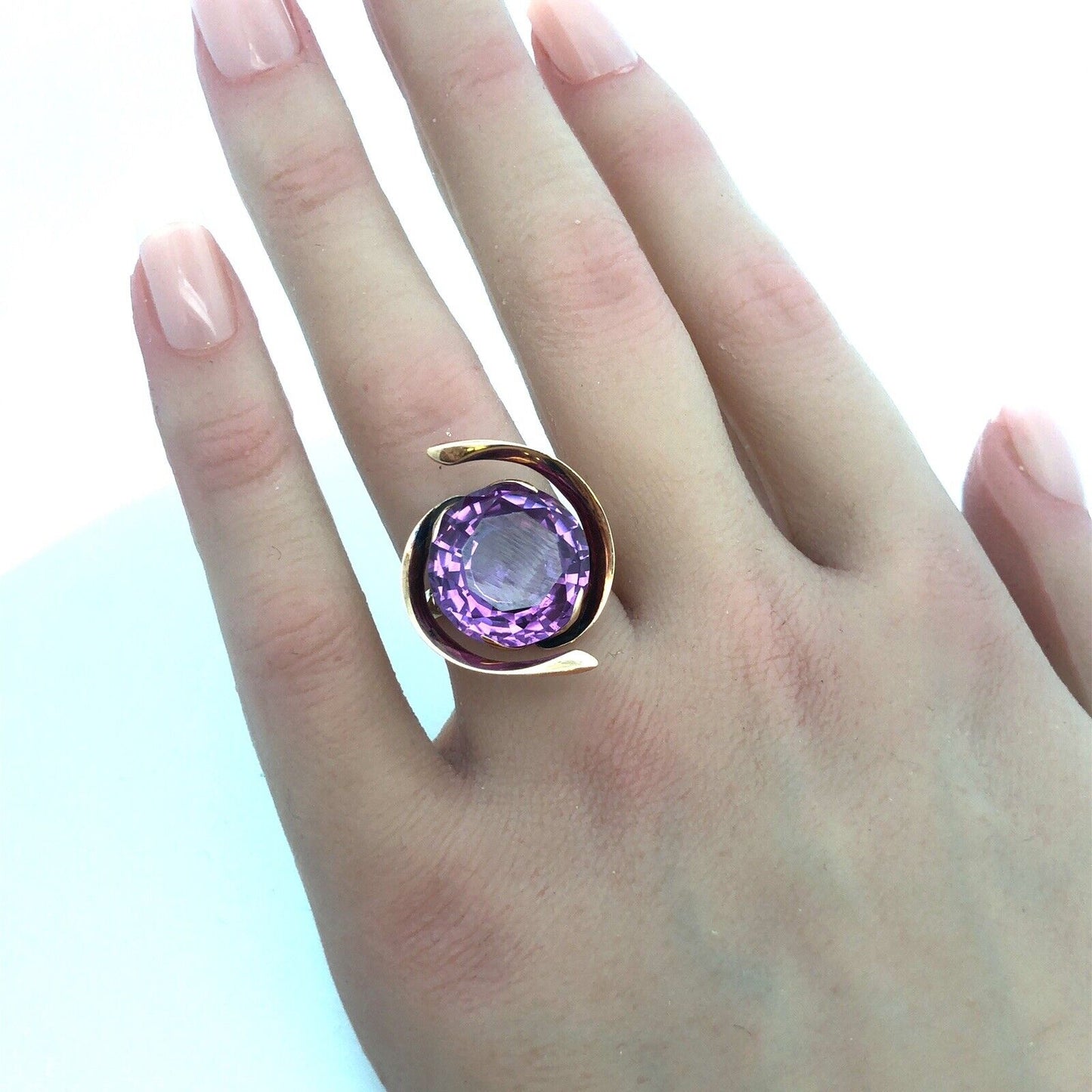 Modernist 14K Yellow Gold Purple Sapphire Solitaire Cocktail Statement Ring