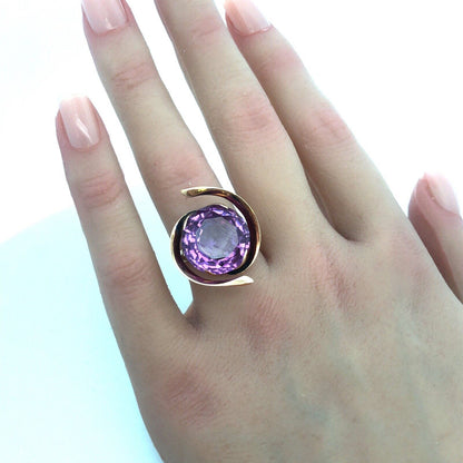 Modernist 14K Yellow Gold Purple Sapphire Solitaire Cocktail Statement Ring