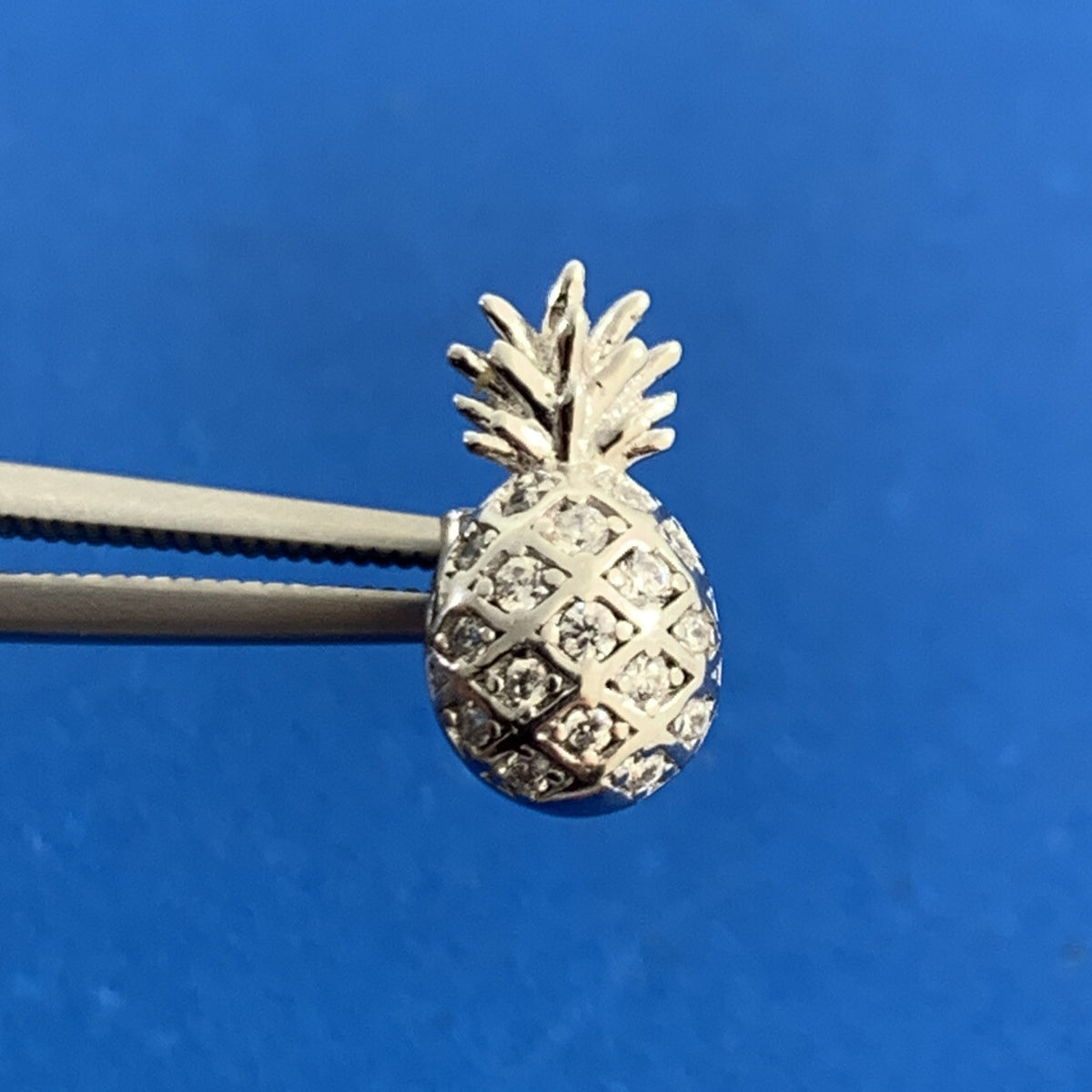 Designer YGI 925 Sterling Silver Cubic Zirconia CZ Pineapple Stud Earrings