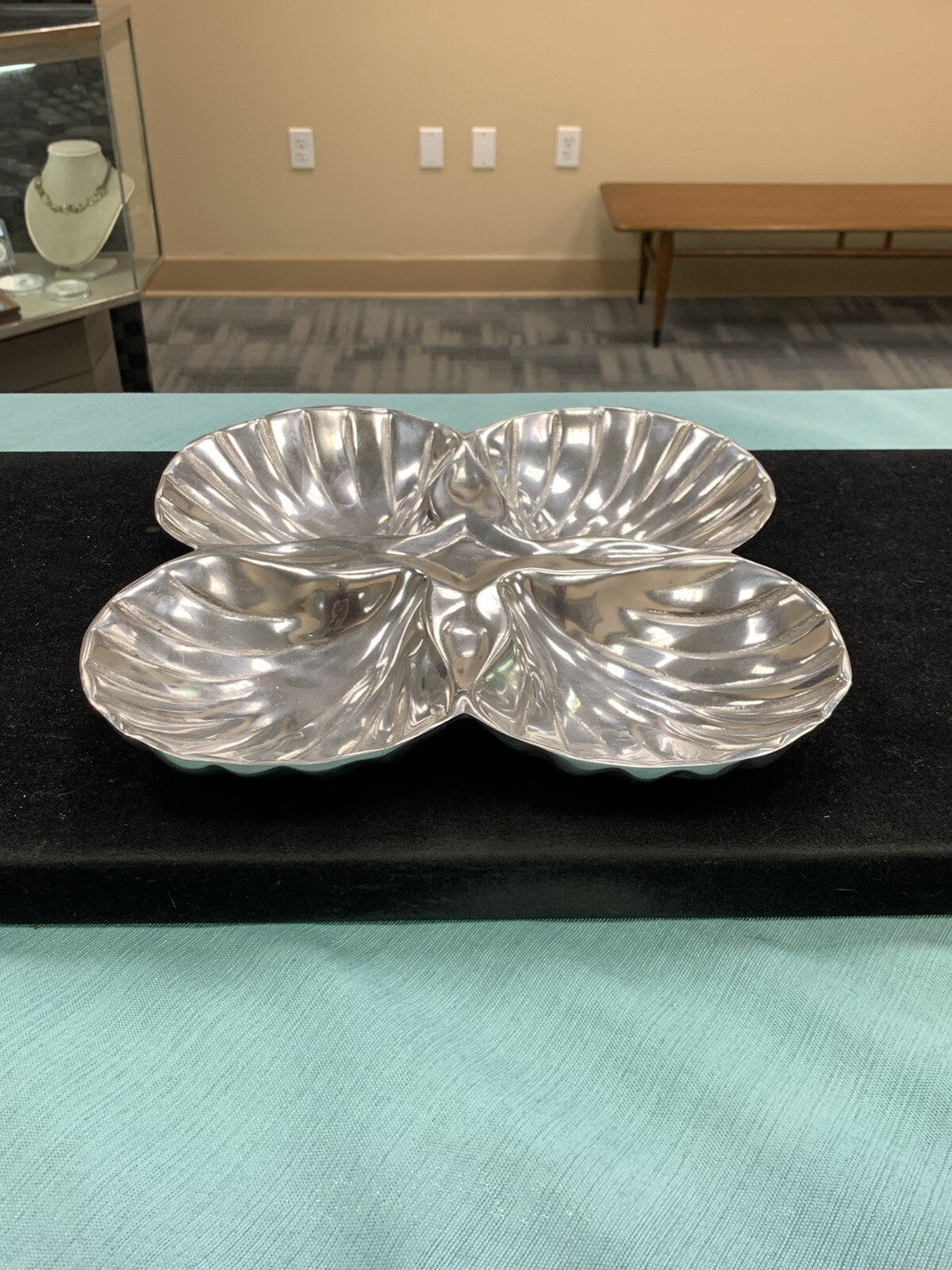 Aluminum High Polished 4 Compartment Shell Relish Dip Serving Tray