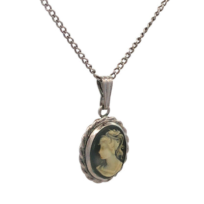 Vintage Designer CARLA 925 Sterling Silver Oval Grey Cameo Pendant Necklace