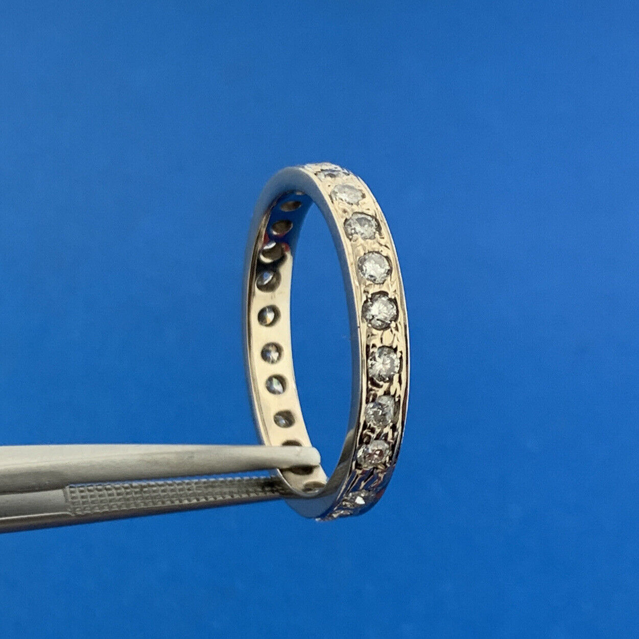 Gorgeous 14k White Gold Round Cut Sparkling Diamond Eternity Anniversary Ring